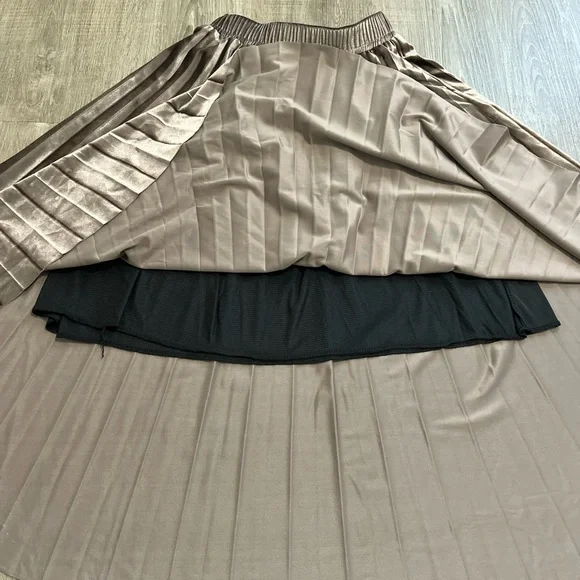 Vintage Metallic Velvet Pleated Elastic Waistband Brown Skirt Size XS - Picture 4 of 9